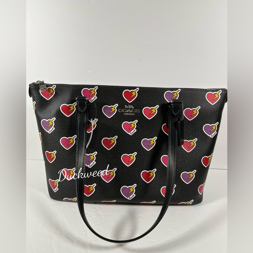 NWT Coach Gallery Tote Bag With Heart Bolt Print